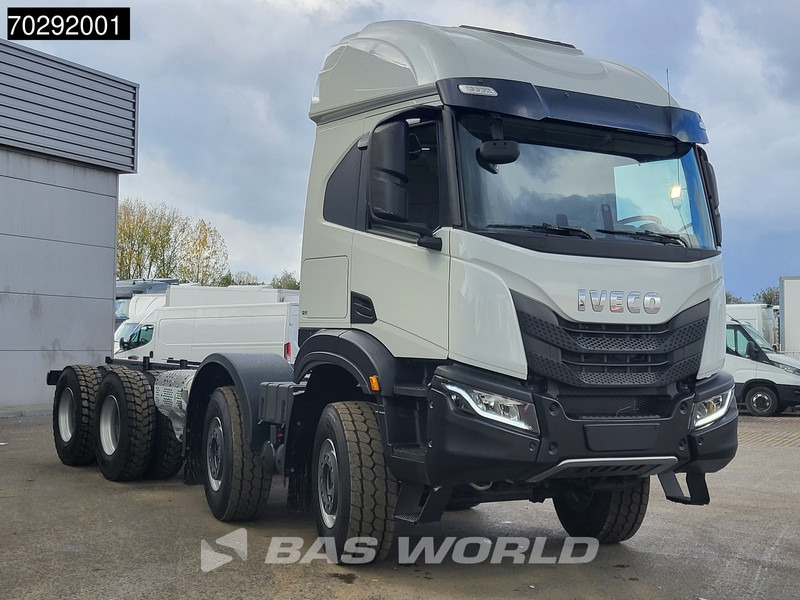 Iveco T-WAY 510 8X4 NEW! Retarder Big-Axle Steelsuspension LED Euro 6 - Chasis camión: foto 3 Iveco T-WAY 510 8X4 NEW! Retarder Big-Axle Steelsuspension LED Euro 6 - Chasis camión: foto 3