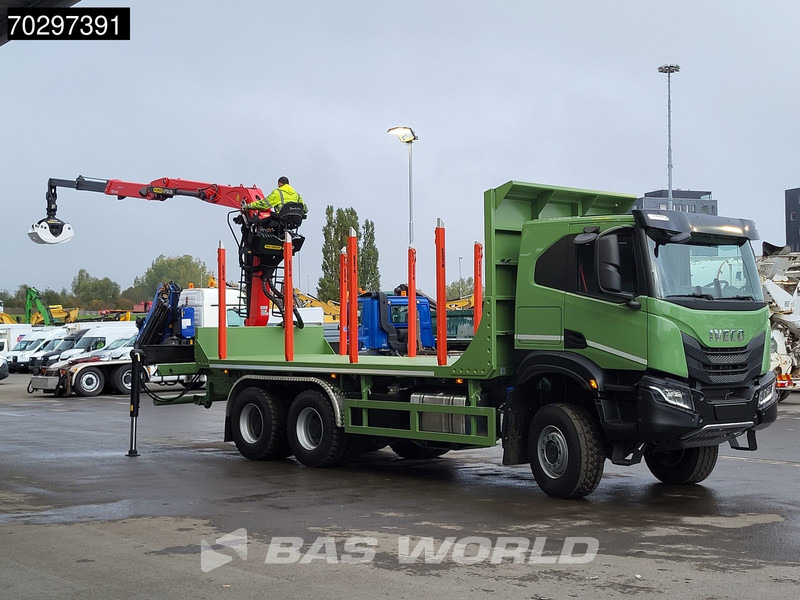 Iveco T-Way 450 6X6 UNUSED! Palfinger Q150Z Crane Retarder Holztransport Big-Axle LED Euro 6 - Camión forestal, Camión grúa: foto 3 Iveco T-Way 450 6X6 UNUSED! Palfinger Q150Z Crane Retarder Holztransport Big-Axle LED Euro 6 - Camión forestal, Camión grúa: foto 3