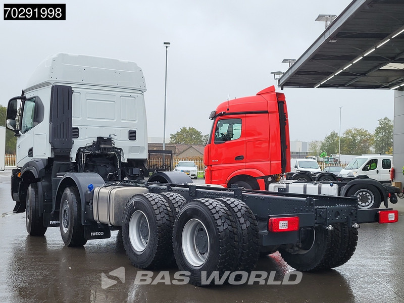 Iveco T-Way 510 8X4 NEW! Retarder Steelsuspension Big-Axle LED Euro 6 - Chasis camión: foto 2 Iveco T-Way 510 8X4 NEW! Retarder Steelsuspension Big-Axle LED Euro 6 - Chasis camión: foto 2