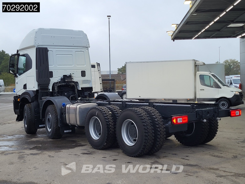 Iveco T-Way 510 8X4 NEW chassis! Retarder Big-Axle Steelsuspension LED Automatic Euro 6 - Chasis camión: foto 2 Iveco T-Way 510 8X4 NEW chassis! Retarder Big-Axle Steelsuspension LED Automatic Euro 6 - Chasis camión: foto 2