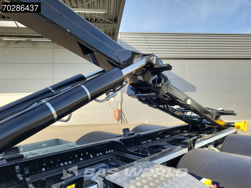 Iveco X-Way 580 6X2 Palfinger PHT20SLD5 Hooklift Lift+steering Axle Automatic Navi ACC LED Euro 6 - Multibasculante camión: foto 3 Iveco X-Way 580 6X2 Palfinger PHT20SLD5 Hooklift Lift+steering Axle Automatic Navi ACC LED Euro 6 - Multibasculante camión: foto 3