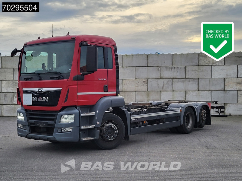 MAN TGS 26.320 TGS 6X2 ADR BDF Lift + Steering Axle Euro 6 - Portacontenedore/ Intercambiable camión: foto 1 MAN TGS 26.320 TGS 6X2 ADR BDF Lift + Steering Axle Euro 6 - Portacontenedore/ Intercambiable camión: foto 1