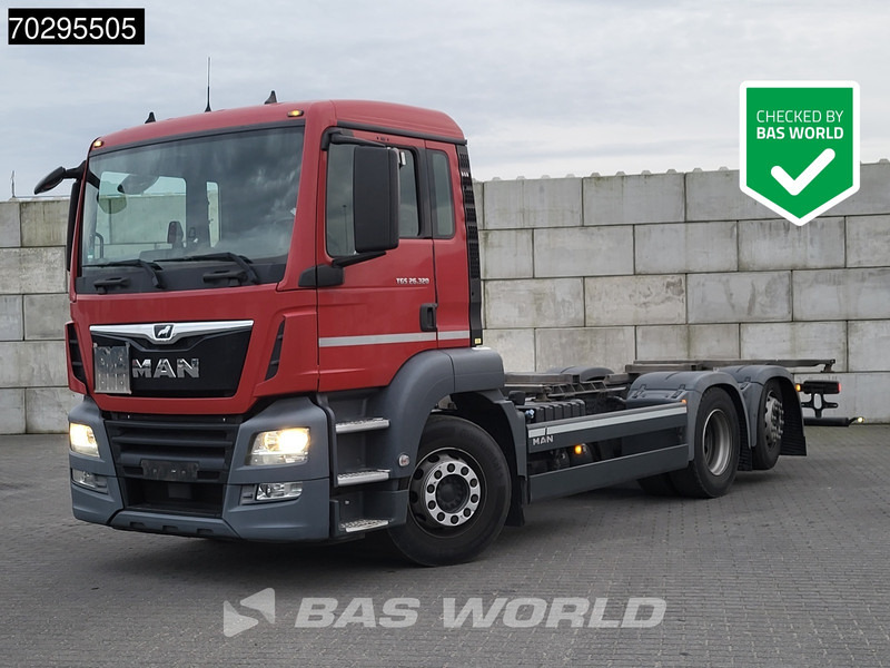 MAN TGS 26.320 TGS 6X2 ADR BDF Lift + Steering Axle Euro 6 - Portacontenedore/ Intercambiable camión: foto 1 MAN TGS 26.320 TGS 6X2 ADR BDF Lift + Steering Axle Euro 6 - Portacontenedore/ Intercambiable camión: foto 1
