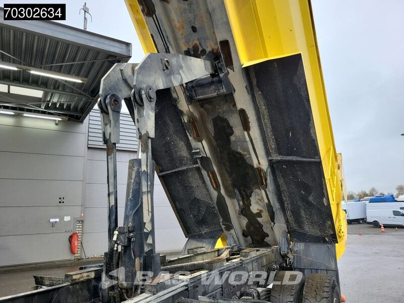 MAN TGS 35.440 8X4 14m3 tipper Steelsuspension Big-Axle Retarder Automatic Euro 6 - Volquete camión: foto 5 MAN TGS 35.440 8X4 14m3 tipper Steelsuspension Big-Axle Retarder Automatic Euro 6 - Volquete camión: foto 5