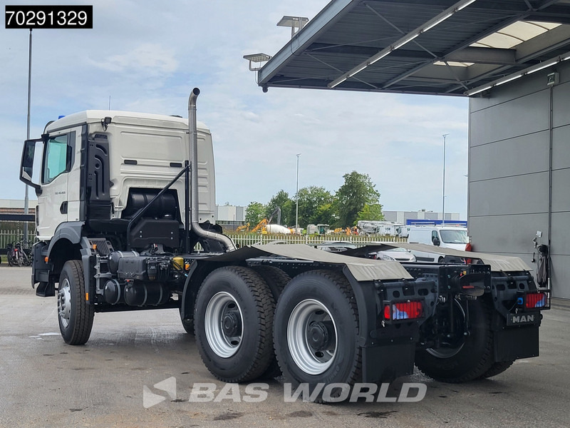 MAN TGS 40.400 6X4 NEW 6x4 chassis PTO Preparation Steelsuspension Big-Axle Automatic Euro 2 - Chasis camión: foto 2 MAN TGS 40.400 6X4 NEW 6x4 chassis PTO Preparation Steelsuspension Big-Axle Automatic Euro 2 - Chasis camión: foto 2