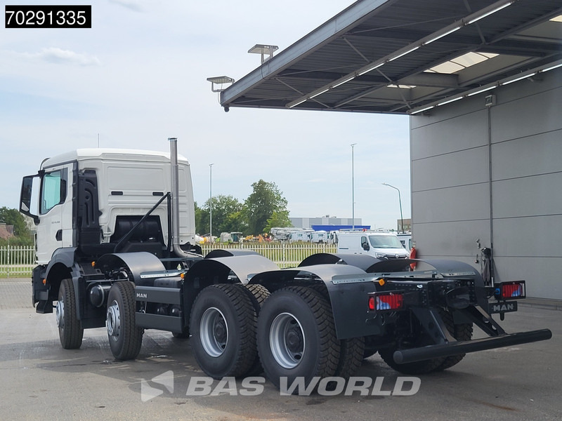 MAN TGS 41.400 8X4 New 8x4 chassis Engine PTO Steelsuspension Big-Axle Manual Euro 2 - Chasis camión: foto 2 MAN TGS 41.400 8X4 New 8x4 chassis Engine PTO Steelsuspension Big-Axle Manual Euro 2 - Chasis camión: foto 2