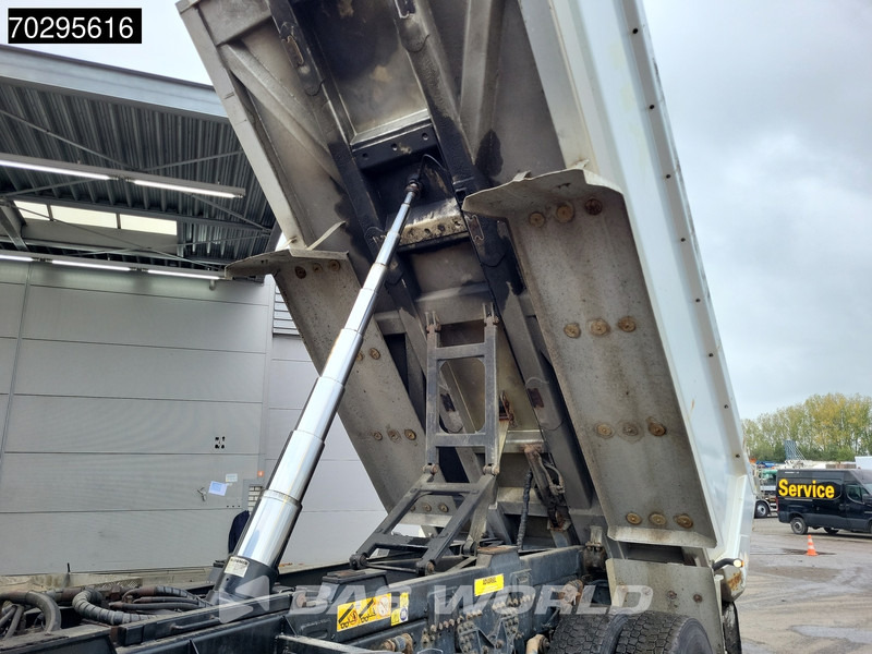 MAN TGX 26.560 TGX 6X4 Retarder 11m3 Istrail Tipper Big-Axle Automatic Xenon Navi Euro 6 - Volquete camión: foto 3 MAN TGX 26.560 TGX 6X4 Retarder 11m3 Istrail Tipper Big-Axle Automatic Xenon Navi Euro 6 - Volquete camión: foto 3
