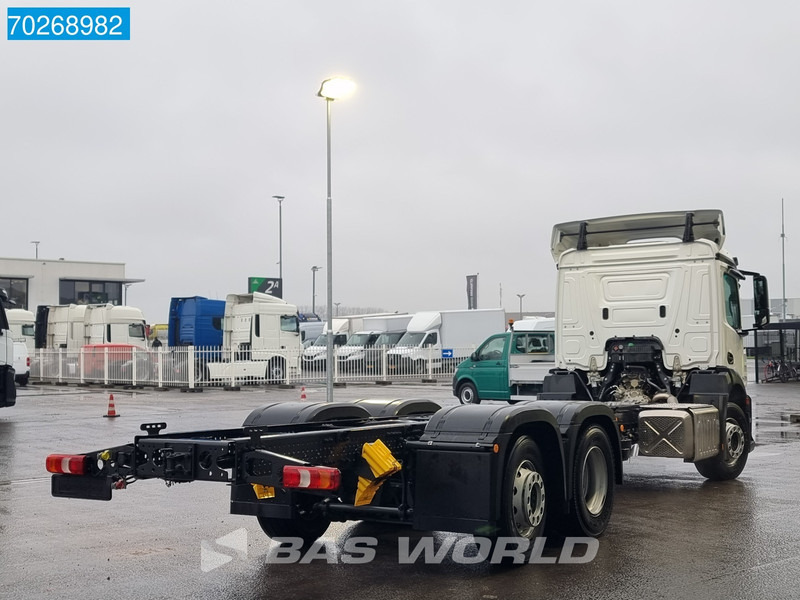 Mercedes-Benz Actros 2532 6X2 NEW Euro 6! ClassicSpace Navi Lenkachse - Chasis camión: foto 5 Mercedes-Benz Actros 2532 6X2 NEW Euro 6! ClassicSpace Navi Lenkachse - Chasis camión: foto 5