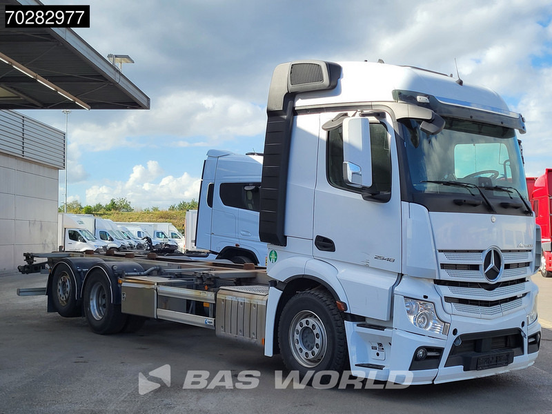 Mercedes-Benz Actros 2548 Actros 6X2 BROKEN ENGINE Lift-Axle Xenon Automatic Euro 6 - Portacontenedore/ Intercambiable camión: foto 3 Mercedes-Benz Actros 2548 Actros 6X2 BROKEN ENGINE Lift-Axle Xenon Automatic Euro 6 - Portacontenedore/ Intercambiable camión: foto 3