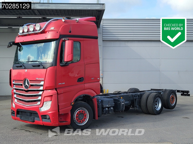 Mercedes-Benz Actros 2548 Actros 6X2 BigSpace Retarder PTO Liftachse Xenon ACC Navi Euro 6 - Chasis camión: foto 1 Mercedes-Benz Actros 2548 Actros 6X2 BigSpace Retarder PTO Liftachse Xenon ACC Navi Euro 6 - Chasis camión: foto 1