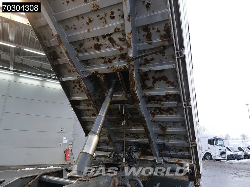Mercedes-Benz Actros 3351 6X6 9m3 Meiller 3-side tipper Big-Axle Steelsuspension semi-Automatic Euro 5 - Volquete camión: foto 3 Mercedes-Benz Actros 3351 6X6 9m3 Meiller 3-side tipper Big-Axle Steelsuspension semi-Automatic Euro 5 - Volquete camión: foto 3