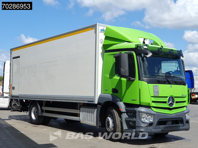 Mercedes-Benz Antos 1827 Antos 4X2 18tonner 2000kg Ladebordwand Xenon Euro 6 - Camión caja cerrada: foto 3 Mercedes-Benz Antos 1827 Antos 4X2 18tonner 2000kg Ladebordwand Xenon Euro 6 - Camión caja cerrada: foto 3