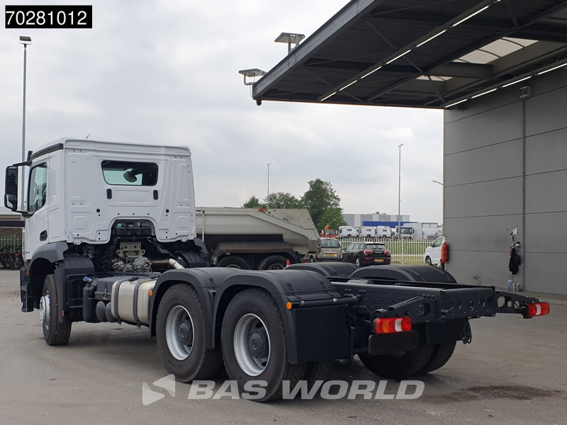 Mercedes-Benz Arocs 2636 6X4 NEW chassis Flange PTO Big-Axle Steelsuspension Euro 6 - Chasis camión: foto 2 Mercedes-Benz Arocs 2636 6X4 NEW chassis Flange PTO Big-Axle Steelsuspension Euro 6 - Chasis camión: foto 2