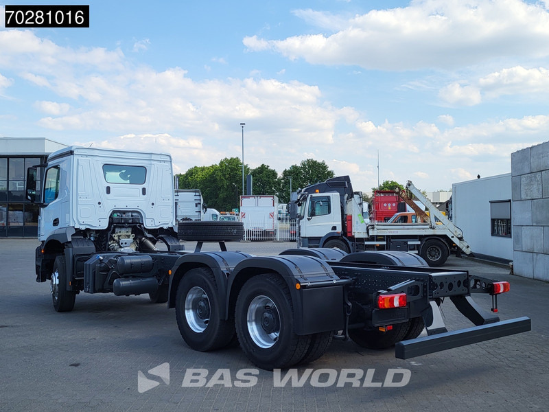 Mercedes-Benz Arocs 2640 6X4 NEW chassis Steel suspension Big-Axle Alcoa Automatic Euro 6 - Chasis camión: foto 2 Mercedes-Benz Arocs 2640 6X4 NEW chassis Steel suspension Big-Axle Alcoa Automatic Euro 6 - Chasis camión: foto 2
