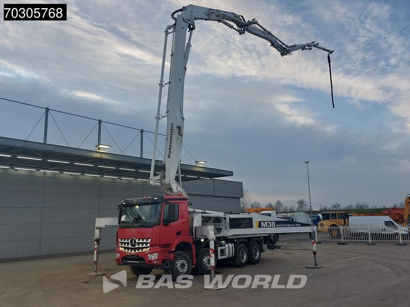 Mercedes-Benz Arocs 3240 8X4 38mtr Putzmeister BSF 38-5 16 H pump Steel suspension Big-Axle Euro 6 - Bomba de hormigón: foto 5 Mercedes-Benz Arocs 3240 8X4 38mtr Putzmeister BSF 38-5 16 H pump Steel suspension Big-Axle Euro 6 - Bomba de hormigón: foto 5