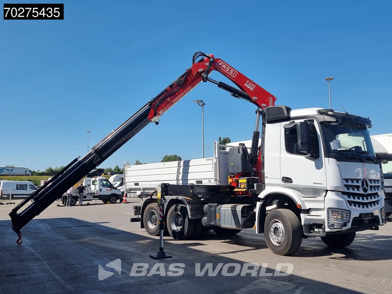 Mercedes-Benz Arocs 3348 6X4 Fassi F255A2.24 Kran Crane 9m3 3-Sided Tipper Big-Axle Euro 6 - Volquete camión, Camión grúa: foto 5 Mercedes-Benz Arocs 3348 6X4 Fassi F255A2.24 Kran Crane 9m3 3-Sided Tipper Big-Axle Euro 6 - Volquete camión, Camión grúa: foto 5