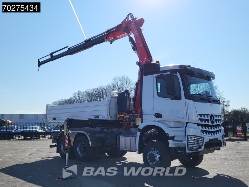 Mercedes-Benz Arocs 3348 6X6 Fassi F255A.2.24 xe-dynamic Kran Dreiseitenkipper Navi Euro 6 - Volquete camión, Camión grúa: foto 3 Mercedes-Benz Arocs 3348 6X6 Fassi F255A.2.24 xe-dynamic Kran Dreiseitenkipper Navi Euro 6 - Volquete camión, Camión grúa: foto 3