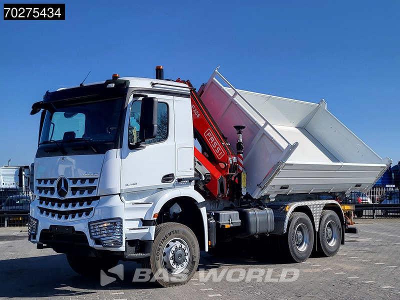 Mercedes-Benz Arocs 3348 6X6 NEW Fassi F255A.2.24 Kran Crane 3-way tipper Navi Euro 6 - Volquete camión, Camión grúa: foto 1 Mercedes-Benz Arocs 3348 6X6 NEW Fassi F255A.2.24 Kran Crane 3-way tipper Navi Euro 6 - Volquete camión, Camión grúa: foto 1