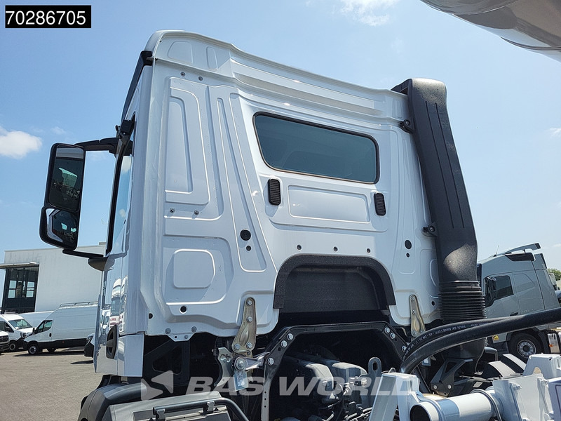 Mercedes-Benz Arocs 4245 8X4 NEW! 12m3 Schwing Stetter Mixer Big-Axle Manual Euro 3 - Camión hormigonera: foto 3 Mercedes-Benz Arocs 4245 8X4 NEW! 12m3 Schwing Stetter Mixer Big-Axle Manual Euro 3 - Camión hormigonera: foto 3