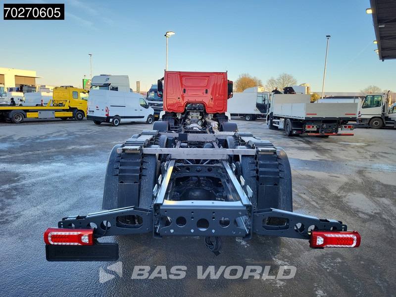 Mercedes-Benz Arocs 4843 8X4 NEW chassis RHD! Steel suspension Automatic Euro 6 - Chasis camión: foto 3 Mercedes-Benz Arocs 4843 8X4 NEW chassis RHD! Steel suspension Automatic Euro 6 - Chasis camión: foto 3