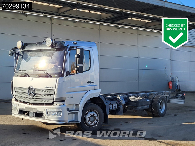 Mercedes-Benz Atego 1224 Atego 4X2 12tons chassis LOW Mileage! Automatic Airco Euro 6 - Chasis camión: foto 1 Mercedes-Benz Atego 1224 Atego 4X2 12tons chassis LOW Mileage! Automatic Airco Euro 6 - Chasis camión: foto 1