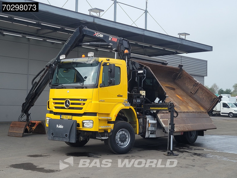 Mercedes-Benz Axor 2124 Axor 4X4 8m3 Tipper HIAB 122 B-2 HIDUO Crane Steel suspension Automatic Big-Axle Euro 5 - Volquete camión, Camión grúa: foto 5 Mercedes-Benz Axor 2124 Axor 4X4 8m3 Tipper HIAB 122 B-2 HIDUO Crane Steel suspension Automatic Big-Axle Euro 5 - Volquete camión, Camión grúa: foto 5