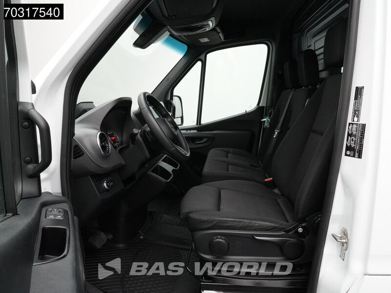 Mercedes-Benz Sprinter 317 CDI Automaat 2025-Model L2H2 LED Navi Airco Cruise Camera 10inch MBUX CarPlay Parkeersensoren v+a Stoelverwarming Euro6 L2 A - Furgón: foto 3 Mercedes-Benz Sprinter 317 CDI Automaat 2025-Model L2H2 LED Navi Airco Cruise Camera 10inch MBUX CarPlay Parkeersensoren v+a Stoelverwarming Euro6 L2 A - Furgón: foto 3