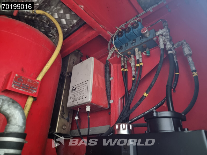 Camión de bomberos Renault 6X6 Renault-Thomas Sides Fire truck crew cabin Euro 2: foto 18