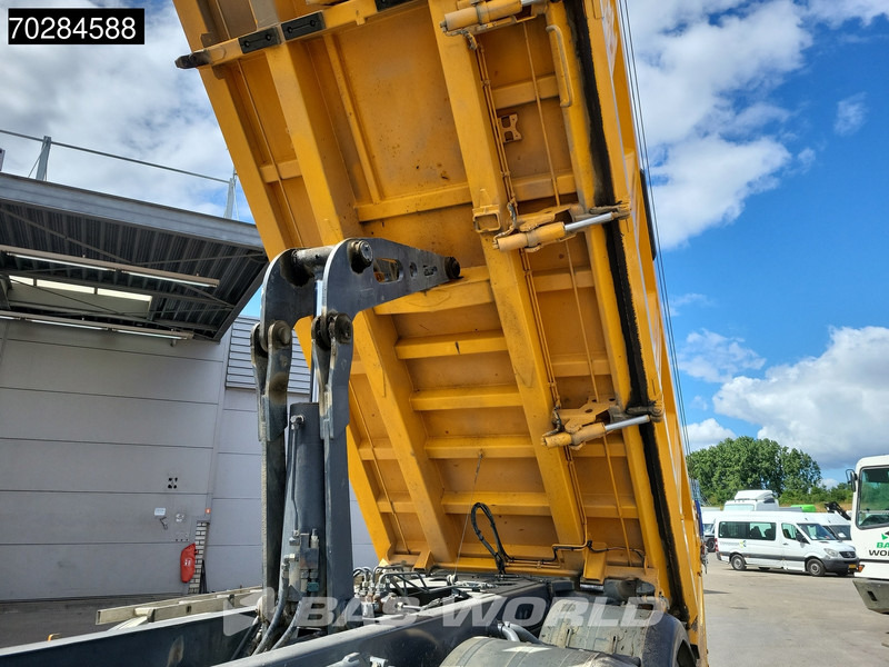 Renault Kerax 480 8X4 13m3 Meiller 2-way tipper Retarder Big-Axle Automatic Euro 5 - Volquete camión: foto 5 Renault Kerax 480 8X4 13m3 Meiller 2-way tipper Retarder Big-Axle Automatic Euro 5 - Volquete camión: foto 5