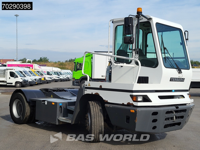 Terberg YT222 4X2 NL-Truck EPA Big-Axle Hebesattel - Tractor industrial: foto 3 Terberg YT222 4X2 NL-Truck EPA Big-Axle Hebesattel - Tractor industrial: foto 3