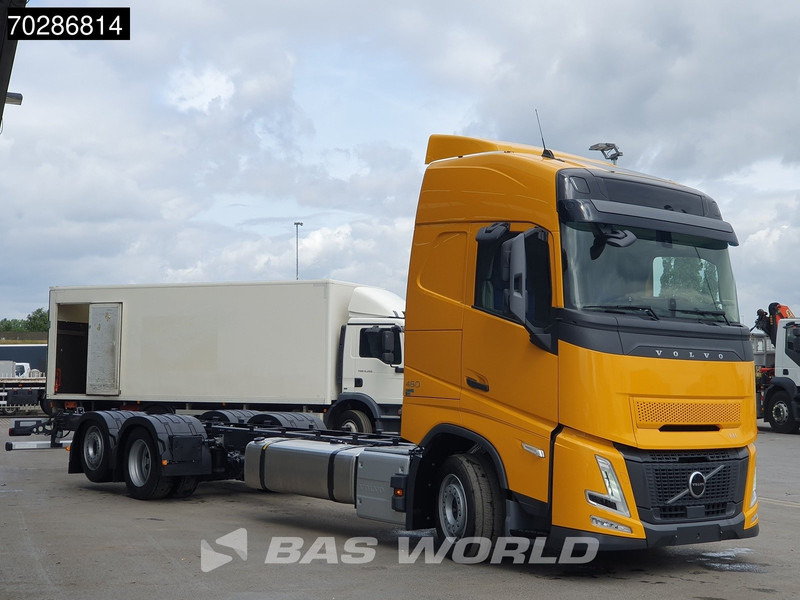Volvo FH 460 6X2 NEW chassis! Full air Suspension Lift-Axle Navi ACC LED Euro 6 - Chasis camión: foto 3 Volvo FH 460 6X2 NEW chassis! Full air Suspension Lift-Axle Navi ACC LED Euro 6 - Chasis camión: foto 3