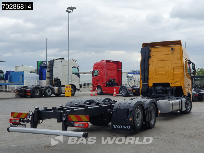 Volvo FH 460 6X2 NEW chassis! Full air Suspension Lift-Axle Navi ACC LED Euro 6 - Chasis camión: foto 5 Volvo FH 460 6X2 NEW chassis! Full air Suspension Lift-Axle Navi ACC LED Euro 6 - Chasis camión: foto 5
