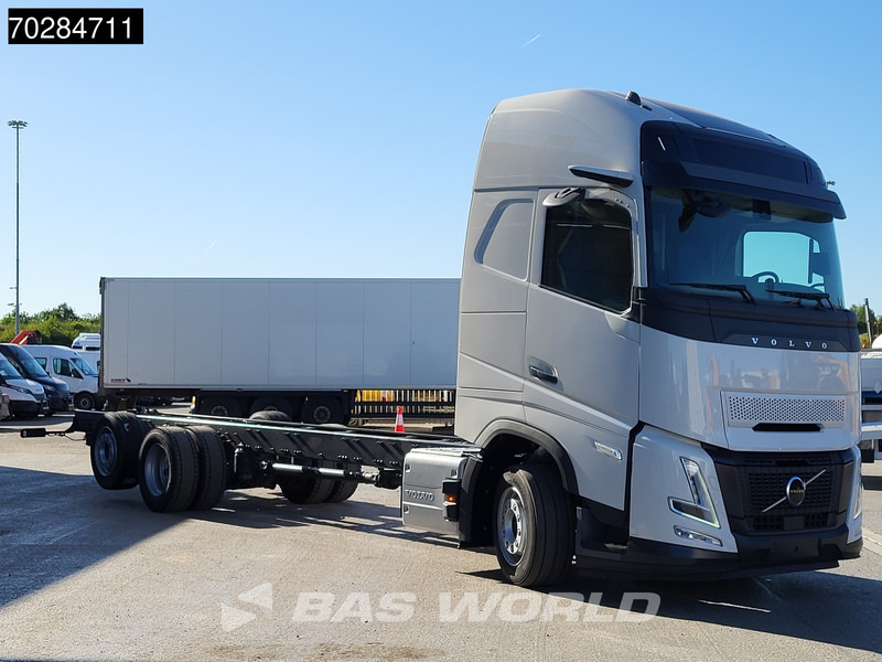Volvo FH 540 6X2 NEW Horsetruck chassis Lift+Lenkachse Dynamic Steering Mirror cam Euro 6 - Chasis camión: foto 3 Volvo FH 540 6X2 NEW Horsetruck chassis Lift+Lenkachse Dynamic Steering Mirror cam Euro 6 - Chasis camión: foto 3