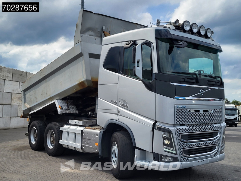 Volvo FH16 650 FH16 6X4 12m3 tipper Big-Axle Automatic Xenon Euro 6 - Volquete camión: foto 3 Volvo FH16 650 FH16 6X4 12m3 tipper Big-Axle Automatic Xenon Euro 6 - Volquete camión: foto 3