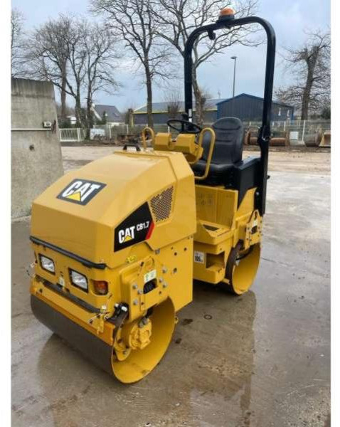 Caterpillar CB1.7 - Apisonadora de asfalto: foto 1 Caterpillar CB1.7 - Apisonadora de asfalto: foto 1