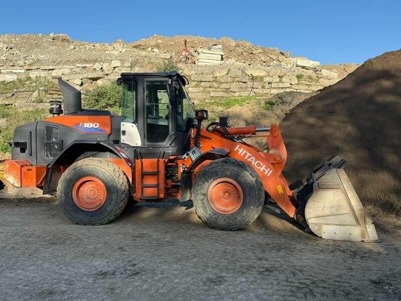 Hitachi ZW 180-6 - Cargadora de ruedas: foto 1 Hitachi ZW 180-6 - Cargadora de ruedas: foto 1