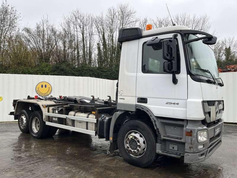 Mercedes ACTROS 2544 - Multibasculante camión: foto 1 Mercedes ACTROS 2544 - Multibasculante camión: foto 1