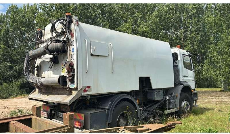 Mercedes AXOR 1829 - Barredora vial: foto 3 Mercedes AXOR 1829 - Barredora vial: foto 3