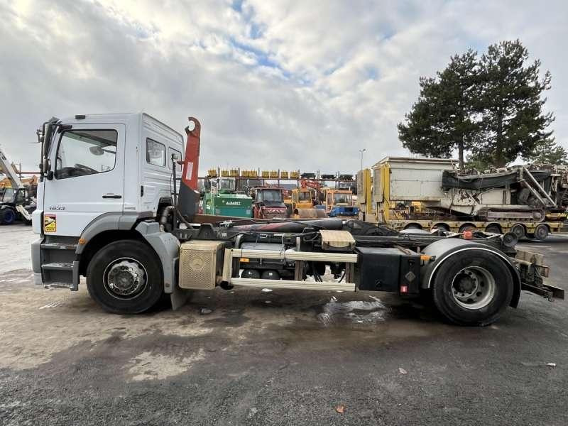 Mercedes AXOR 1833 - Multibasculante camión: foto 4 Mercedes AXOR 1833 - Multibasculante camión: foto 4