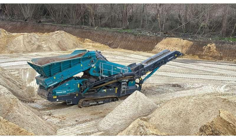Powerscreen WARRIOR 1400X - Cribadora: foto 1 Powerscreen WARRIOR 1400X - Cribadora: foto 1
