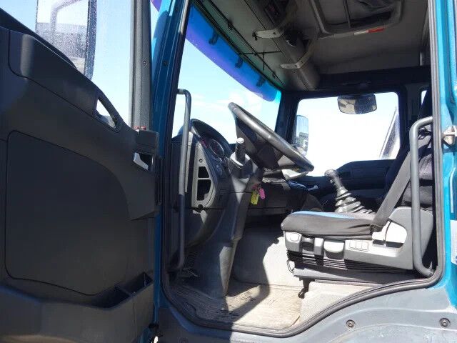 MAN TGA 26.480 6X4 STEELSPRINGS,MANUAL GEARBOX,INTARDER - Cabeza tractora: foto 5 MAN TGA 26.480 6X4 STEELSPRINGS,MANUAL GEARBOX,INTARDER - Cabeza tractora: foto 5