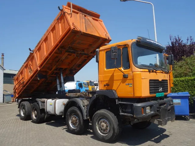 MAN 35-464 8x8 meiller kipper manual diesel pomp - Volquete camión: foto 2 MAN 35-464 8x8 meiller kipper manual diesel pomp - Volquete camión: foto 2