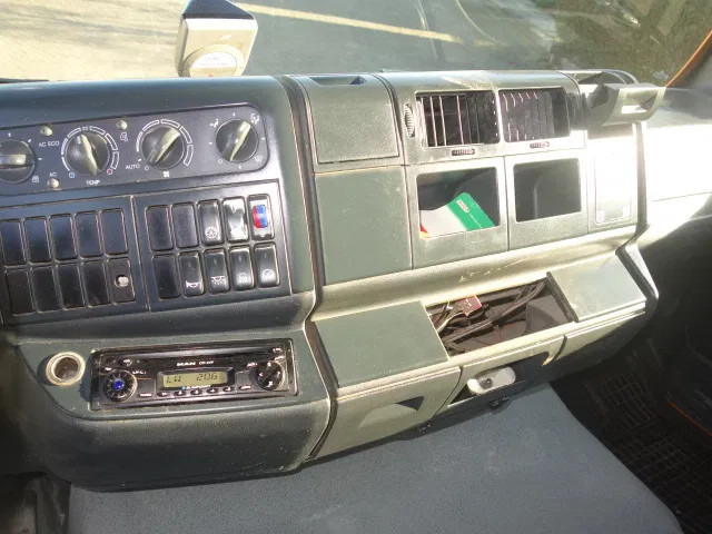 MAN TGA 41-440 8X6 MANUAL GEARBOX 22M3 MEILLER TIPPER - Volquete camión: foto 5 MAN TGA 41-440 8X6 MANUAL GEARBOX 22M3 MEILLER TIPPER - Volquete camión: foto 5