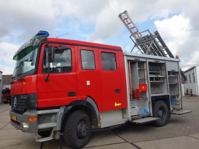 Mercedes-Benz Actros 1831 4X4 ZIEGLER BOMBEROS POMP,2500 L TANK - Camión de bomberos: foto 1 Mercedes-Benz Actros 1831 4X4 ZIEGLER BOMBEROS POMP,2500 L TANK - Camión de bomberos: foto 1