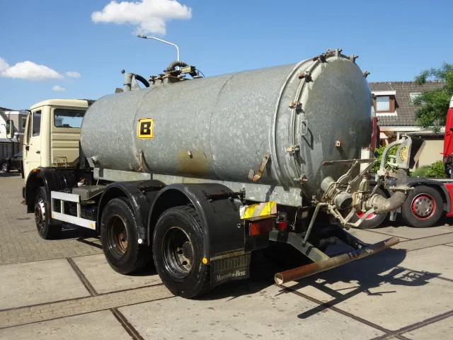 Mercedes-Benz MB 2222 6X4 WATERTANKER WITH PUMP - Cisterna camión: foto 3 Mercedes-Benz MB 2222 6X4 WATERTANKER WITH PUMP - Cisterna camión: foto 3