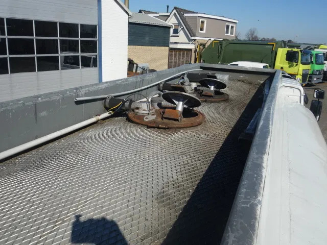 Volvo FL 240 220PK 12000 LITER STEELSPRINGS - Cisterna camión: foto 4 Volvo FL 240 220PK 12000 LITER STEELSPRINGS - Cisterna camión: foto 4