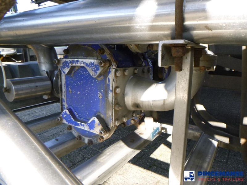 Cisterna semirremolque Burg Food tank inox 30.3 m3 / 3 comp: foto 15 Cisterna semirremolque Burg Food tank inox 30.3 m3 / 3 comp: foto 15