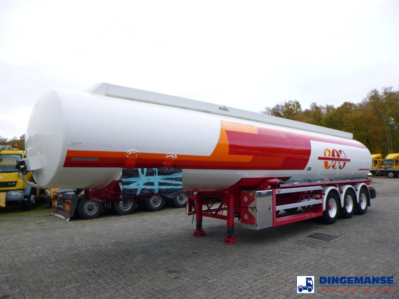 LAG Jet fuel tank alu 44.5 m3 / 1 comp - Cisterna semirremolque: foto 1 LAG Jet fuel tank alu 44.5 m3 / 1 comp - Cisterna semirremolque: foto 1
