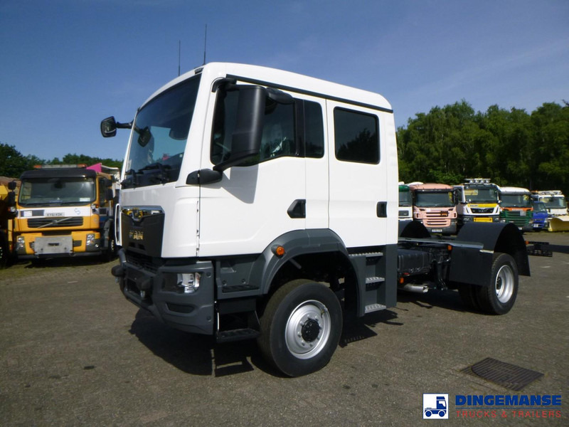 MAN TGM 13.320 4X4 BL chassis / new/unused - Chasis camión: foto 1 MAN TGM 13.320 4X4 BL chassis / new/unused - Chasis camión: foto 1