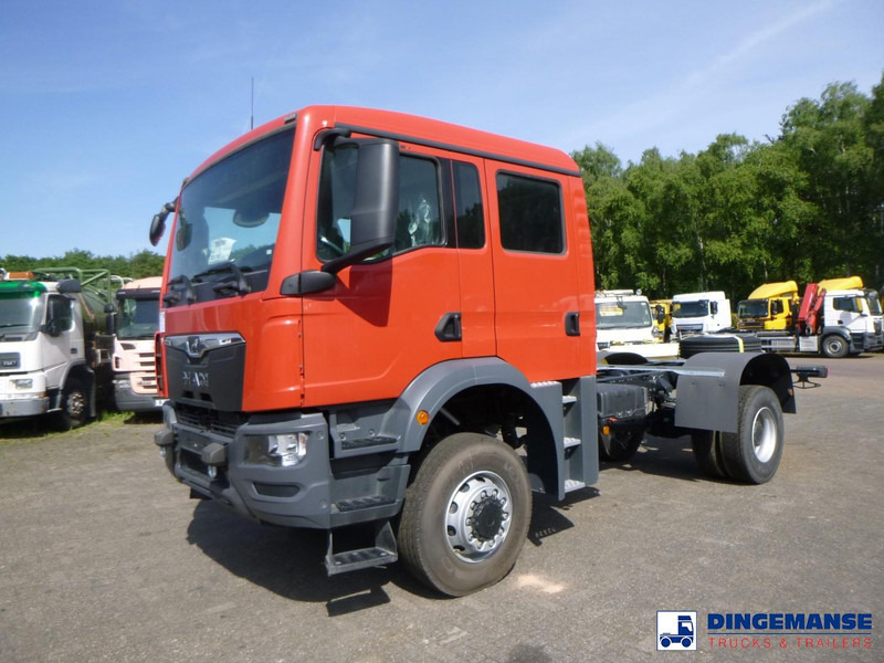 MAN TGM 18.320 4x4 BB chassis / new/unused - Chasis camión: foto 1 MAN TGM 18.320 4x4 BB chassis / new/unused - Chasis camión: foto 1